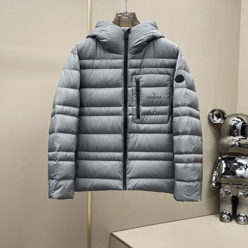 G*u*i down coat